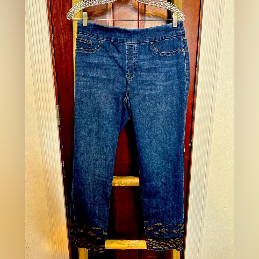 Chicos exquisitely, detailed beaded hem ankle Jeggings